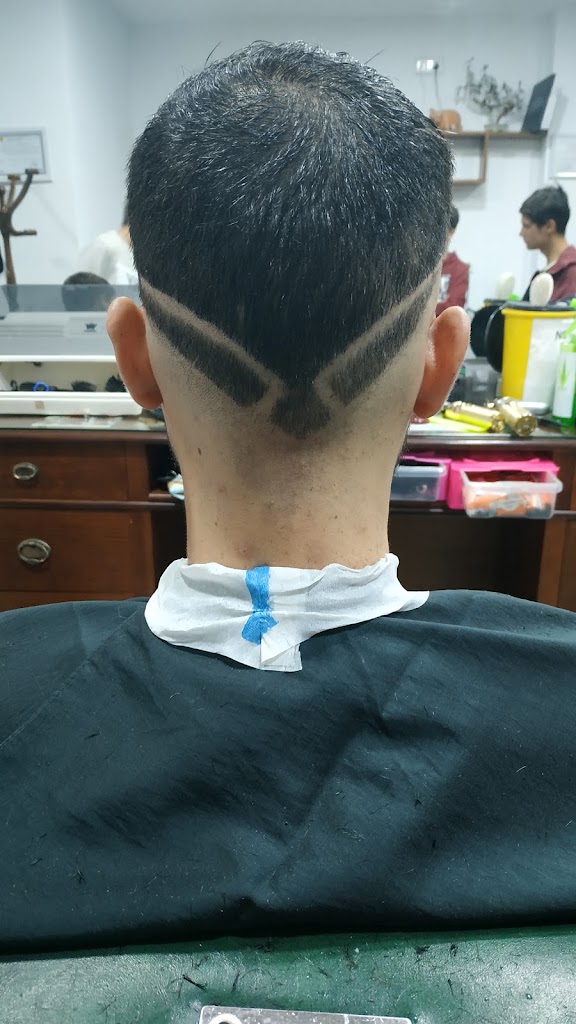 Peluqueria De Caballeros Sergio — Peinado