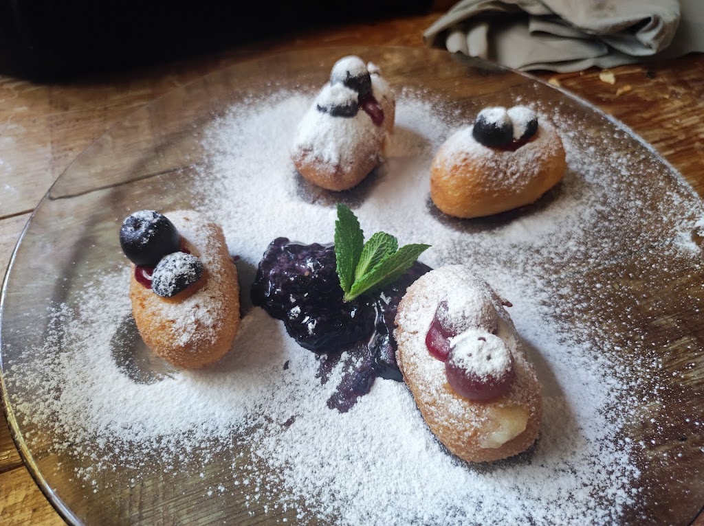 La Picara Gastroteca — Comida y bebida