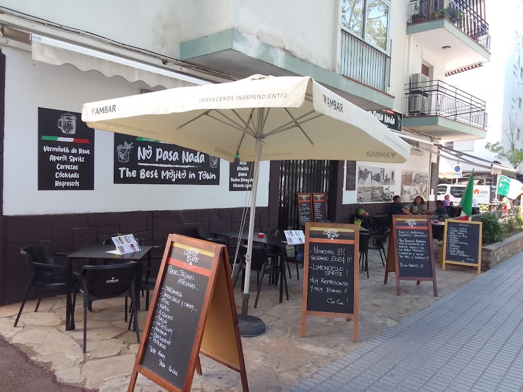 No pasa nada cocktail bar — Ambiente