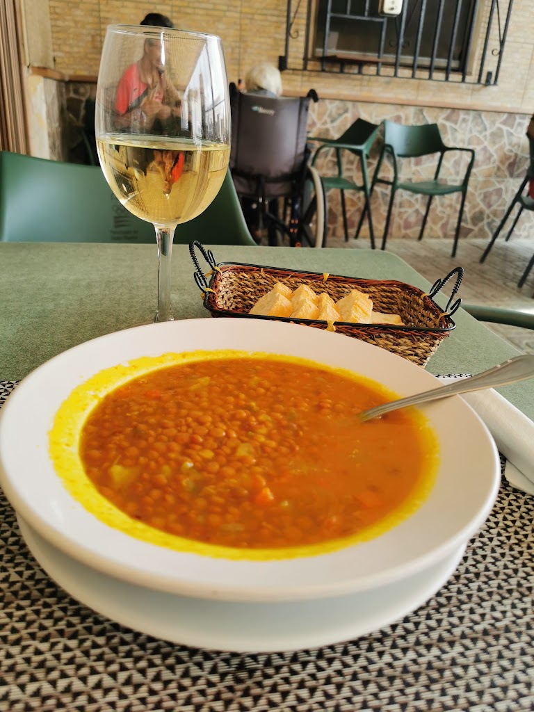 Bar "El Perlas" — Comida y bebida