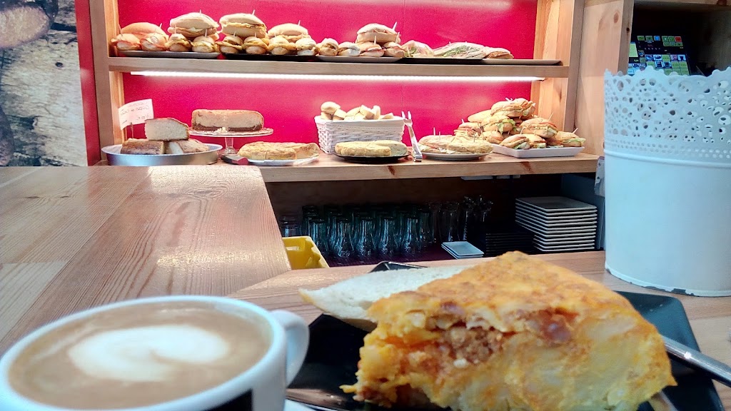 El Cafetin de Enol — Comida y bebida