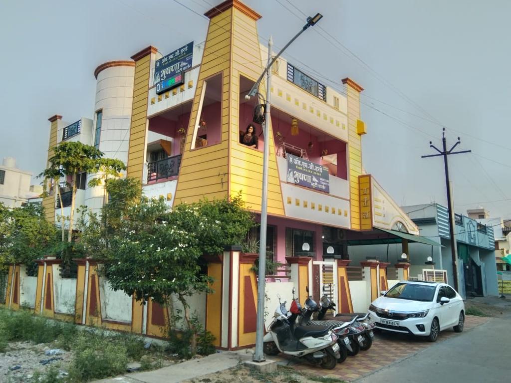 Bhushna Beauty Parlour