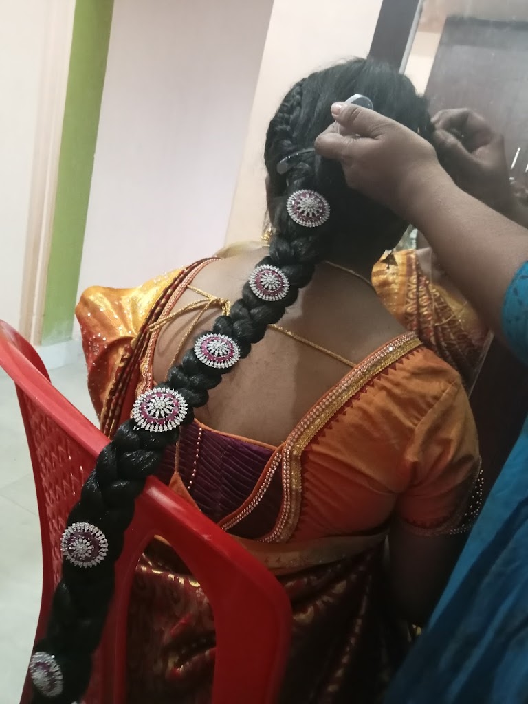 Minnus Beauty Parlour