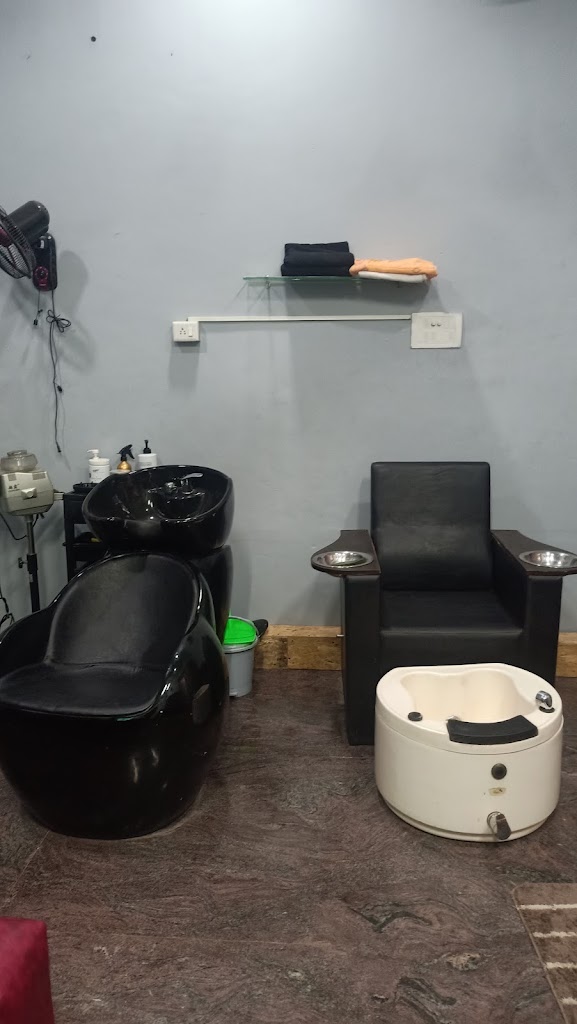 Ridham Elegance Makeor