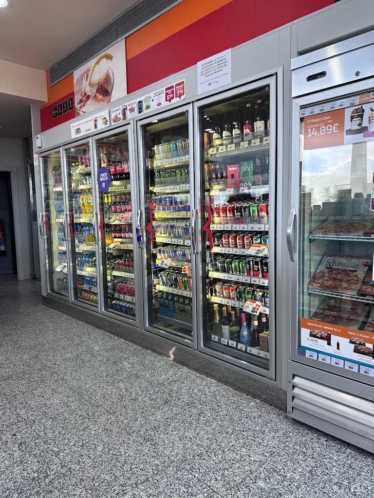 Estacion de Servicio Repsol — Interior