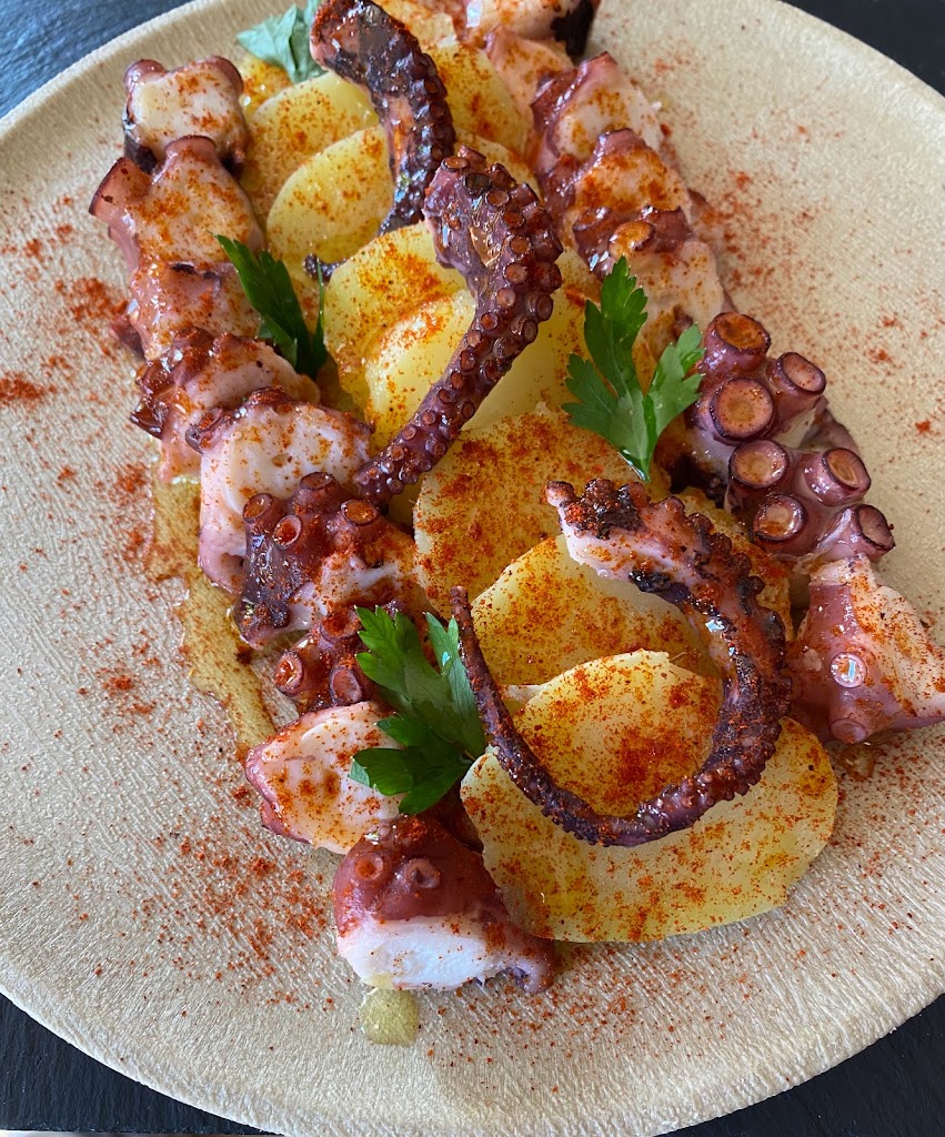 Bar - Restaurant Aloa — Comida y bebida
