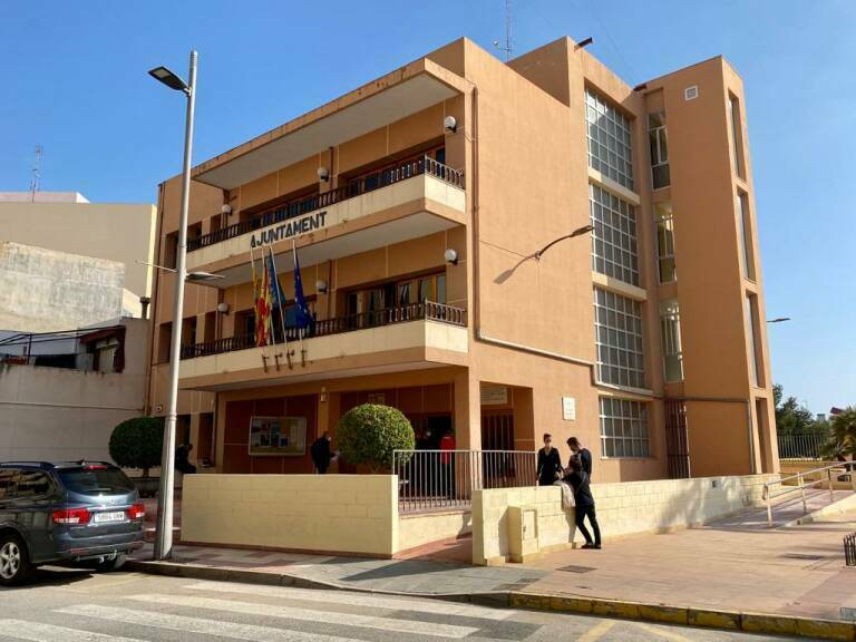 Ayuntamiento de El Campello — Del propietario