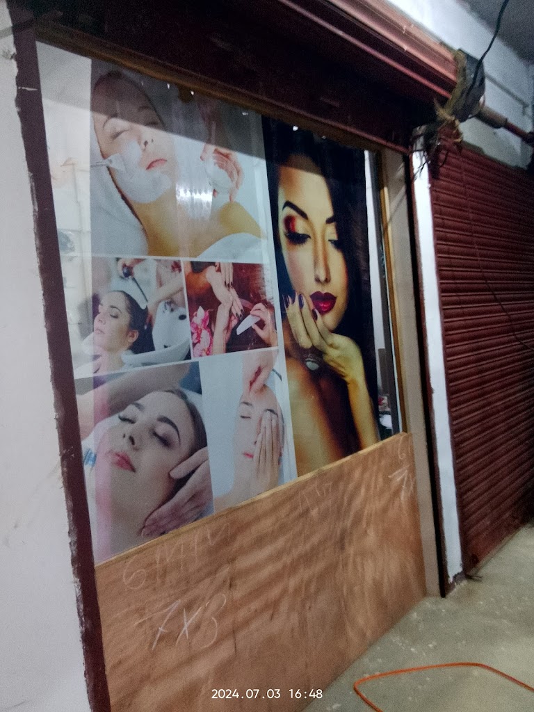 Rishi Beauty Parlour