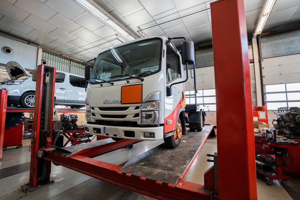 ISUZU Girona Camps Motor — Camion