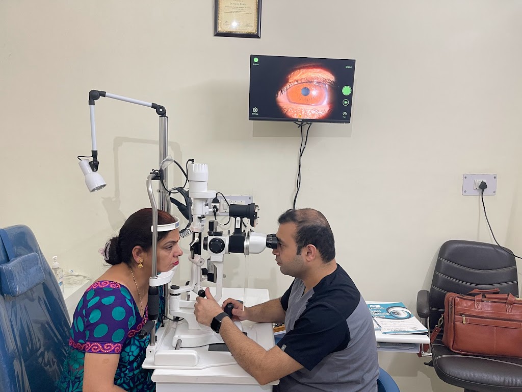 Dr Karan Bhatia Best Ophthalmologist Eye Surgeon In Meerut Cataract Cornea Glaucoma Medical Retina Lasik