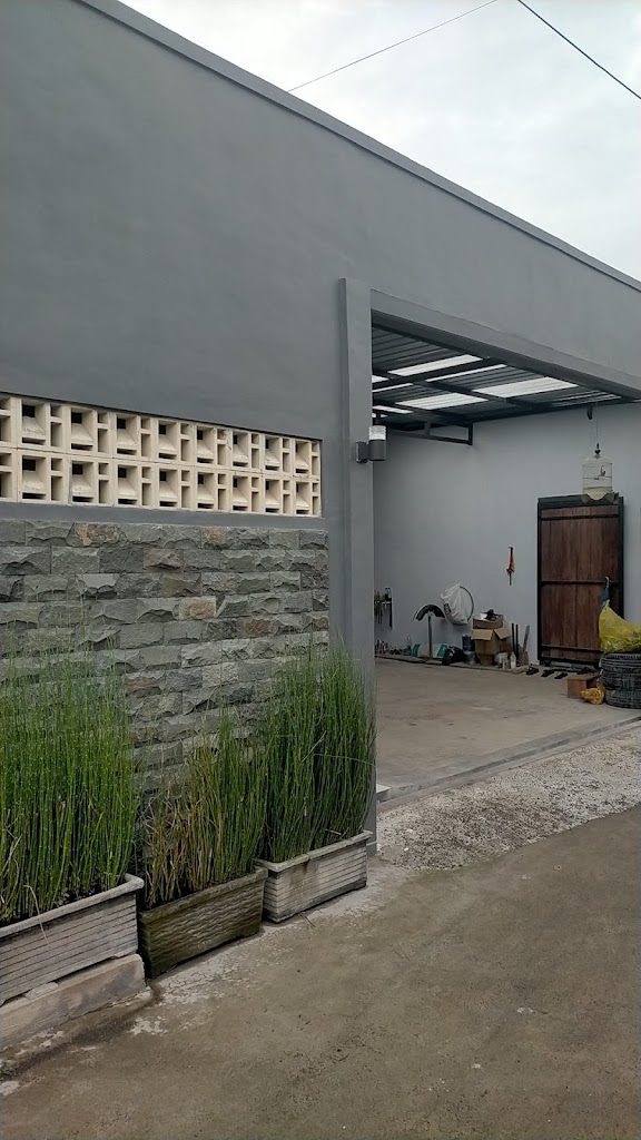 Smooth Garage