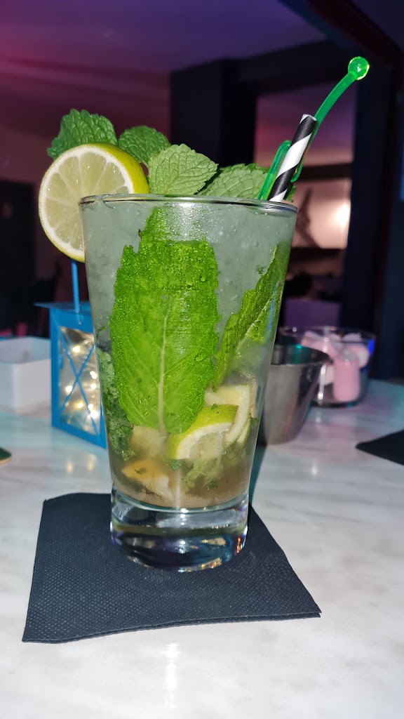 Eiffel Bar — Mojito