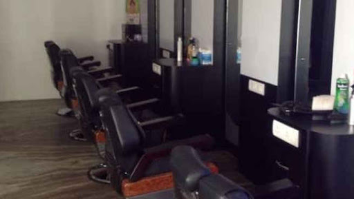 Black White Beauty Salon