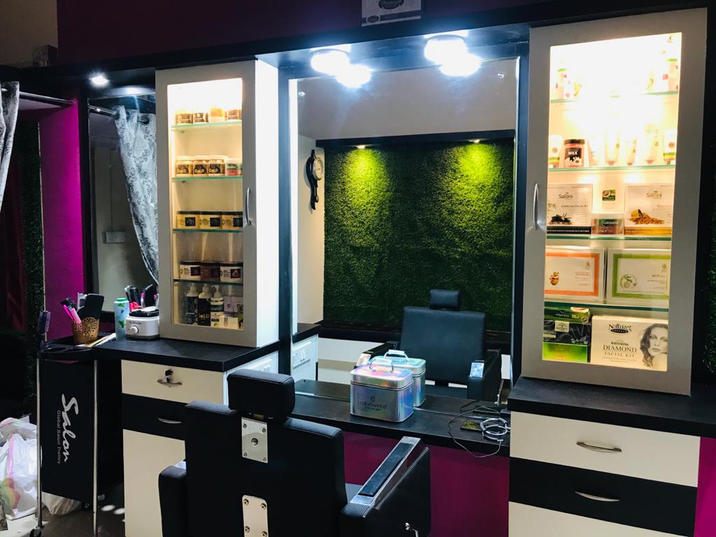 Saloni Beauty Parlour