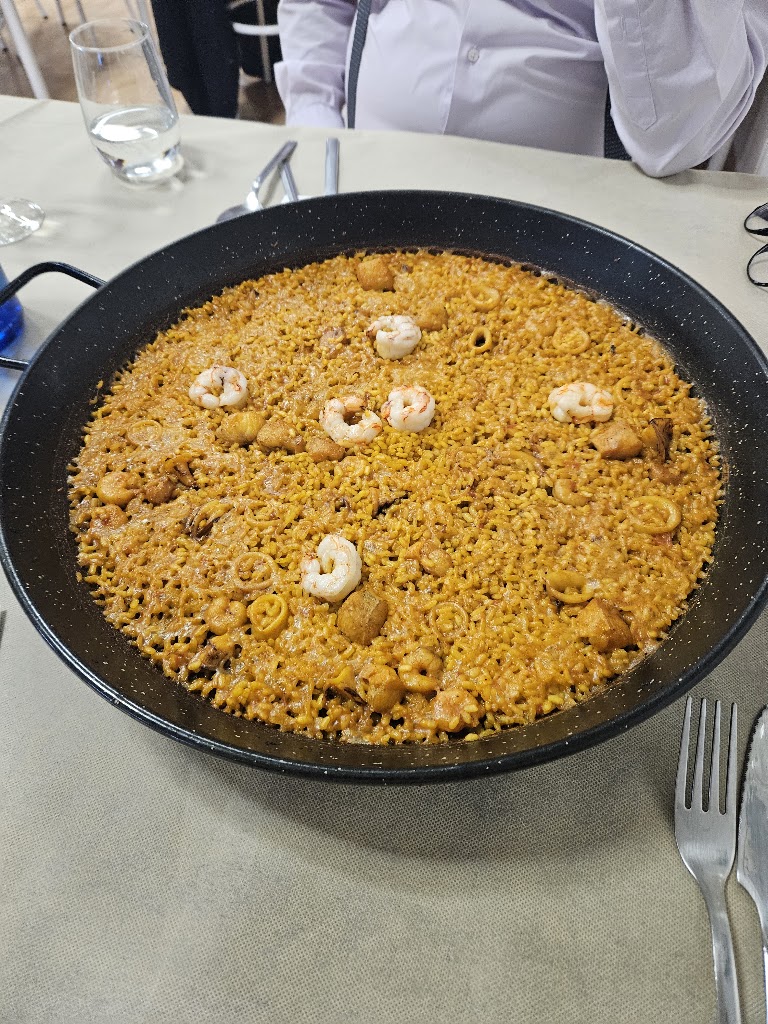 Bar Restaurante Valhalla — Comida y bebida