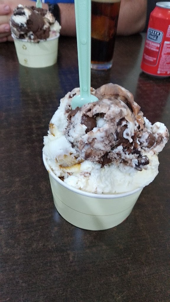 Cafe Bar La Aventura — Helado
