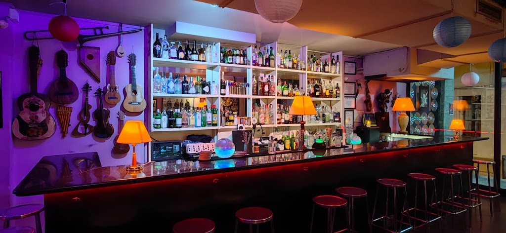 Pub Nona / @pub_nyonya — Ambiente