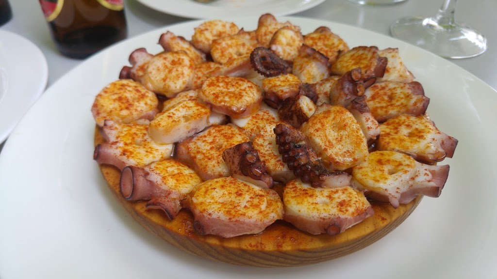 Taberna Medellin — Comida y bebida
