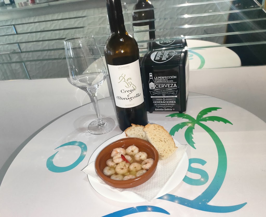 Cafe bar oasis — Comida y bebida