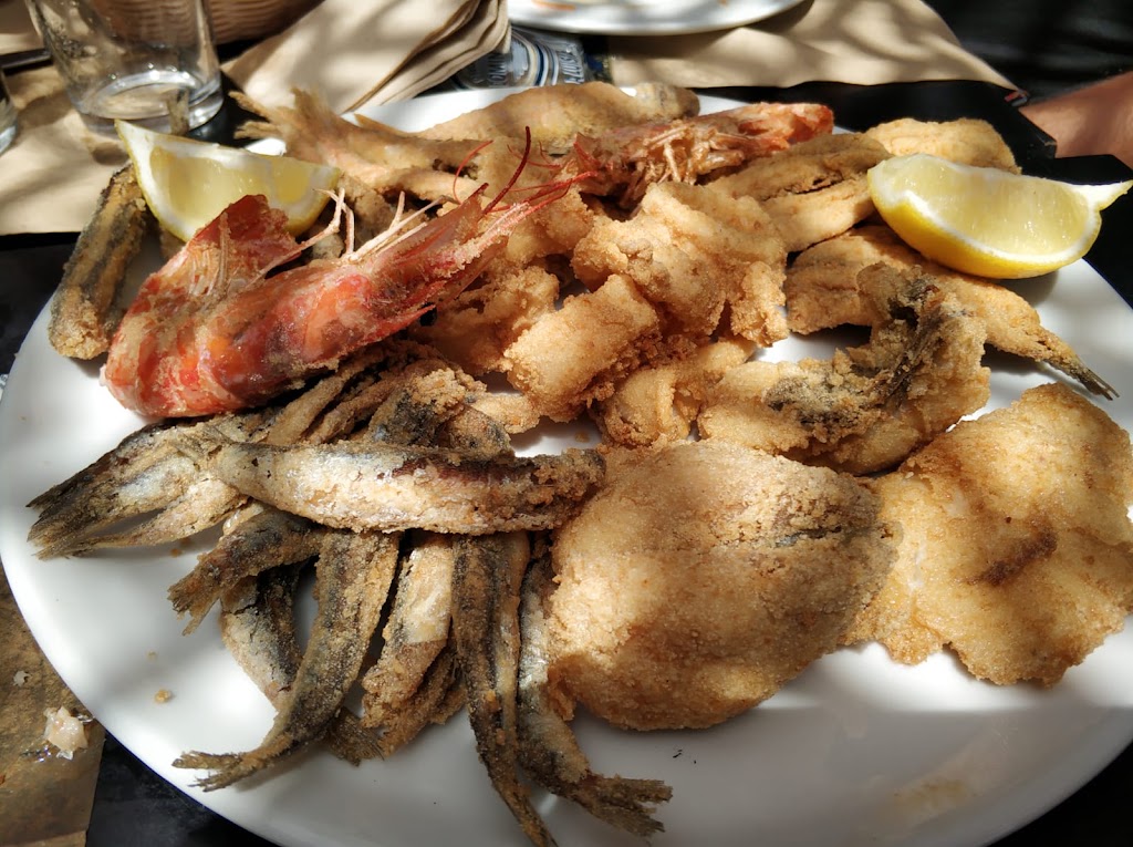 Chiringuito Caramba — Comida y bebida