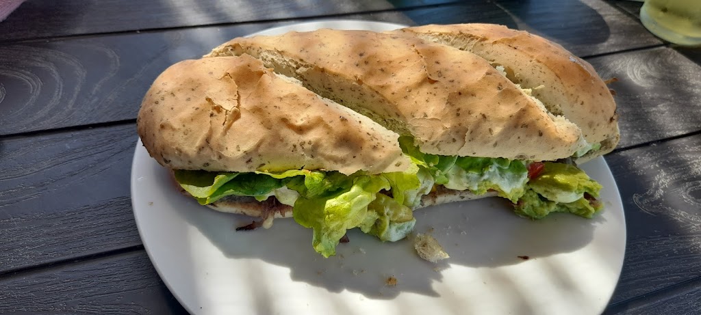 Comida y bebida