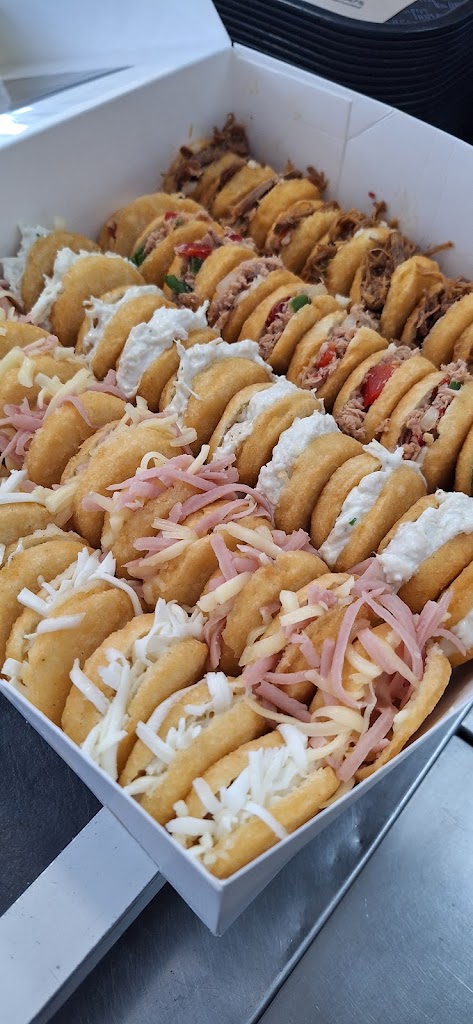 Restaurante Q'Arepas — Comida y bebida