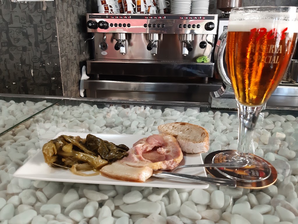 Cafeteria Taperia Matinee — Comida y bebida