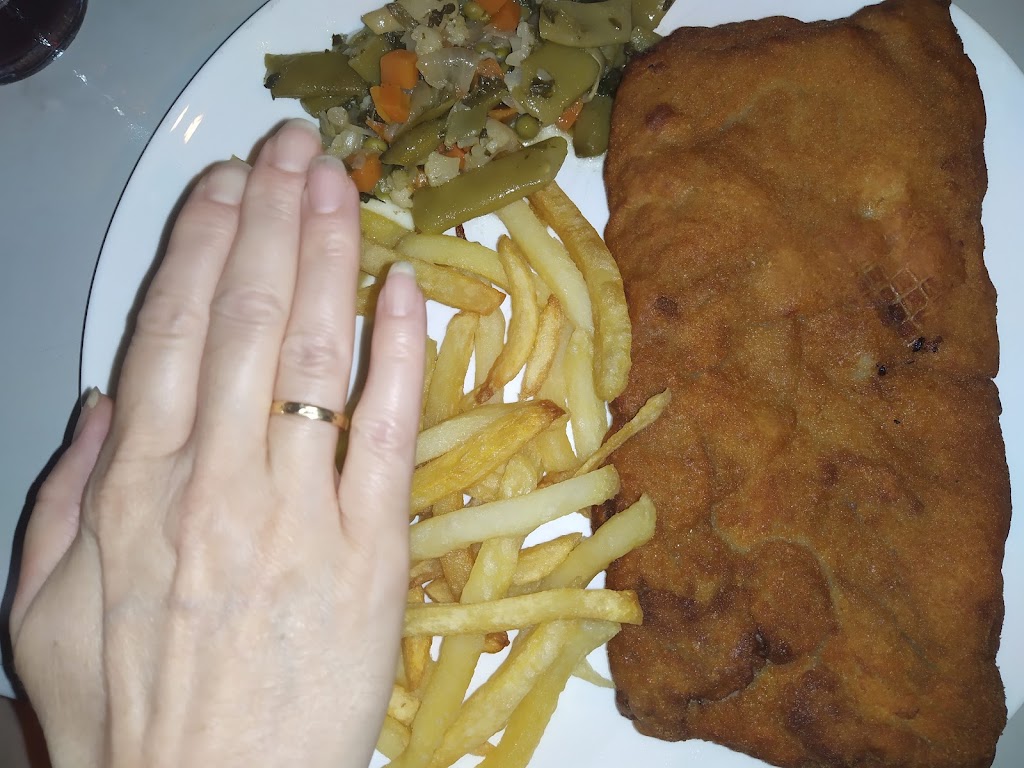 Bar La Fuente del Rio — Comida y bebida