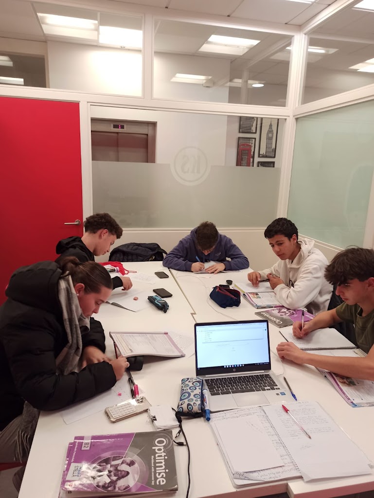 Kensington School | Academia d'idiomes a Cassa de la Selva