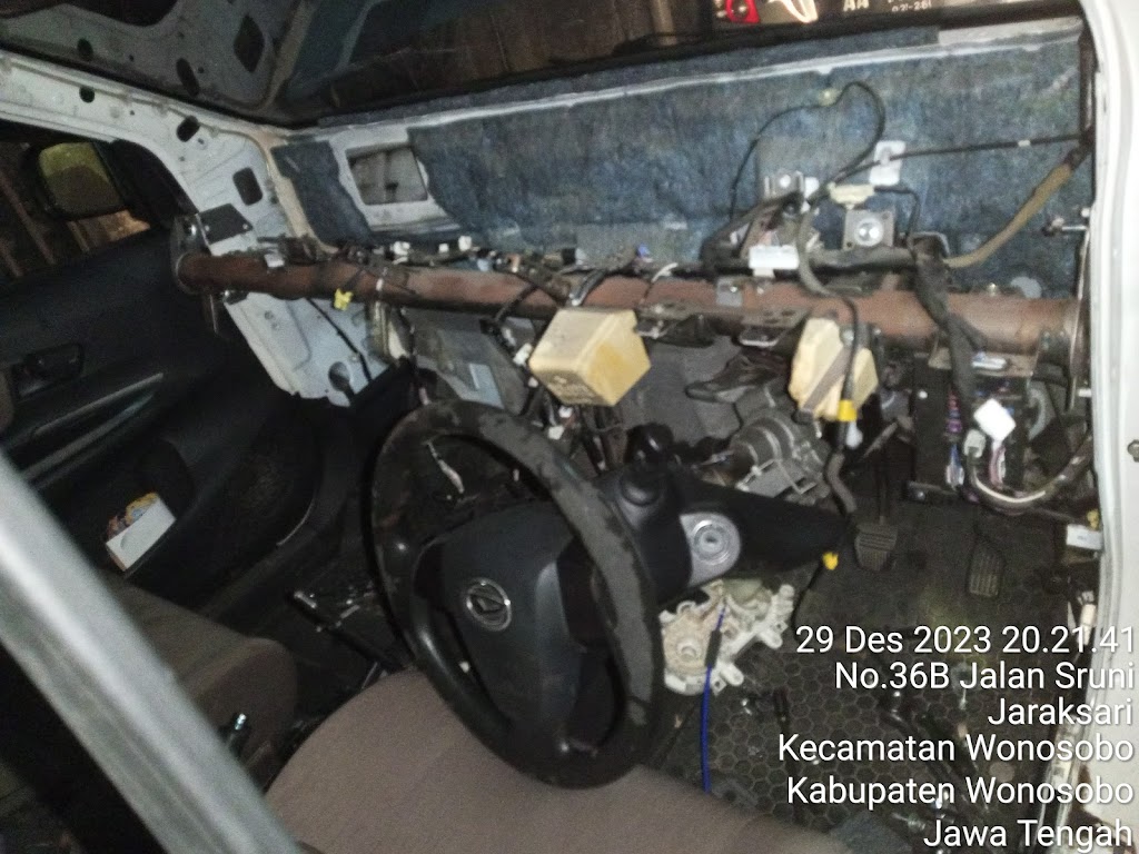 AC Mobil Pak Slamet