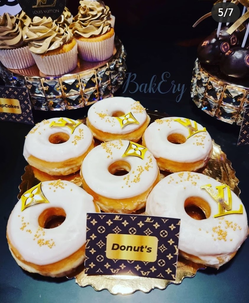 BakEry cafeteria-pasteleria — Comida y bebida