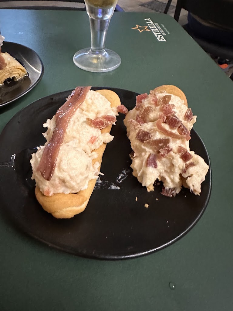 El Doblao — Comida y bebida