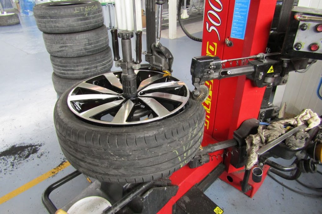 montaje de neumaticos en Giovani