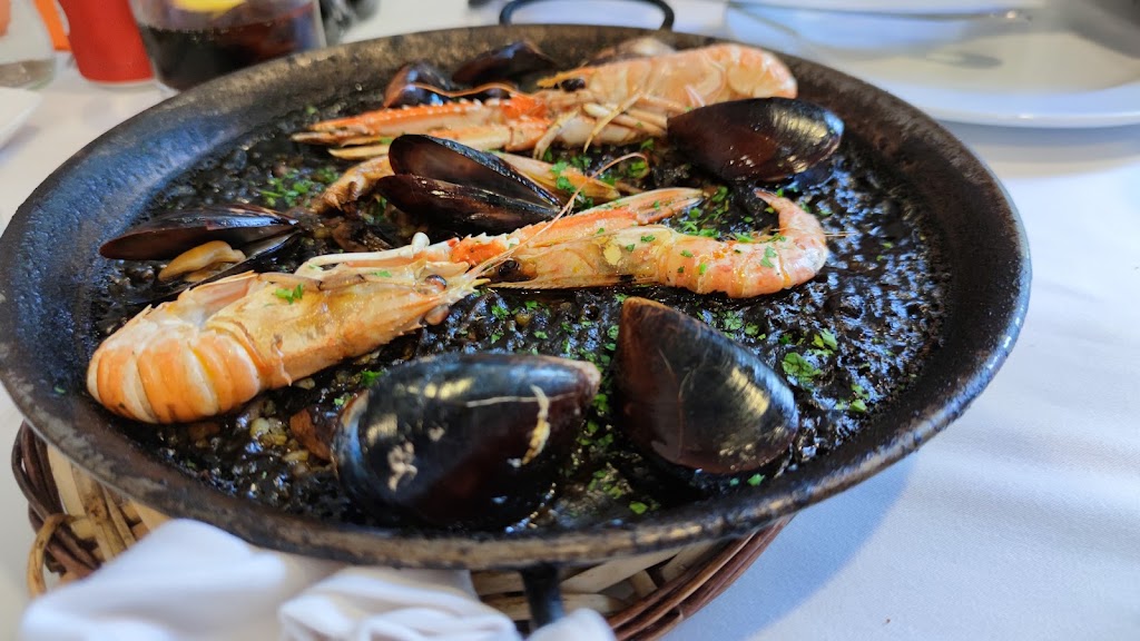 Botavara Vilassar — Comida y bebida