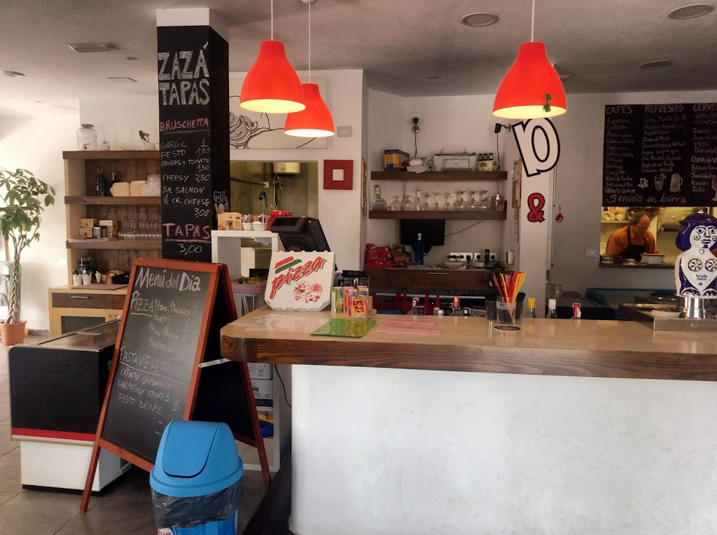 Zaza Bar Cafe — Ambiente