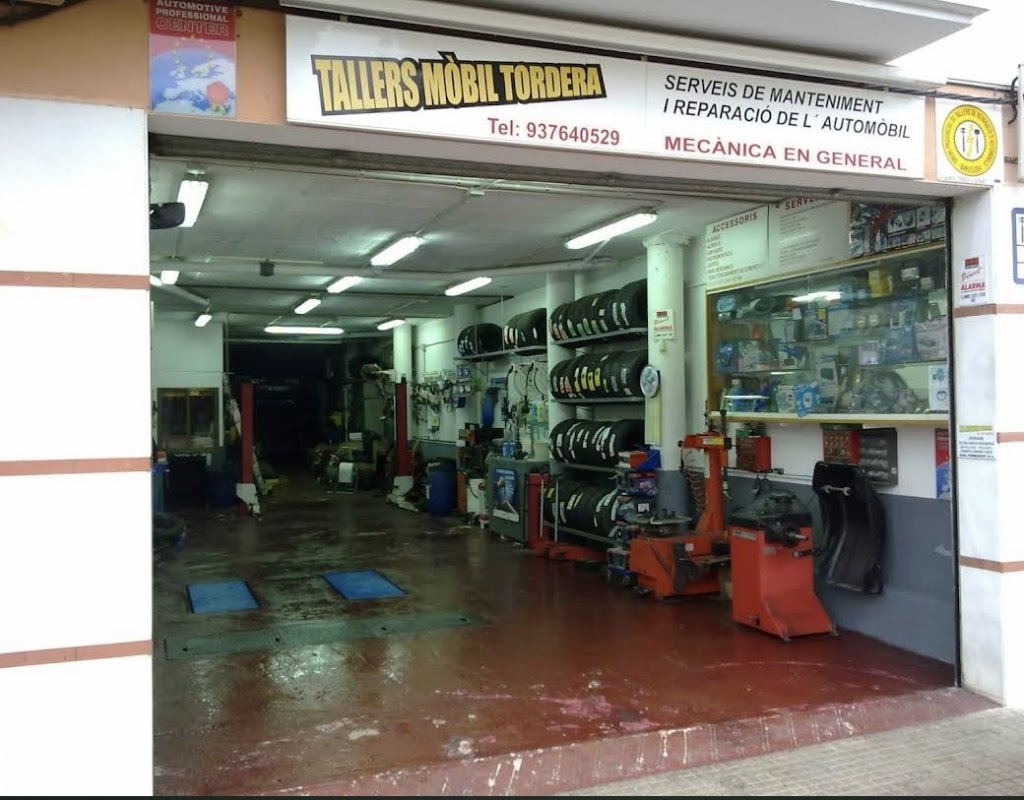 Tallers Mobil Tordera — Exterior
