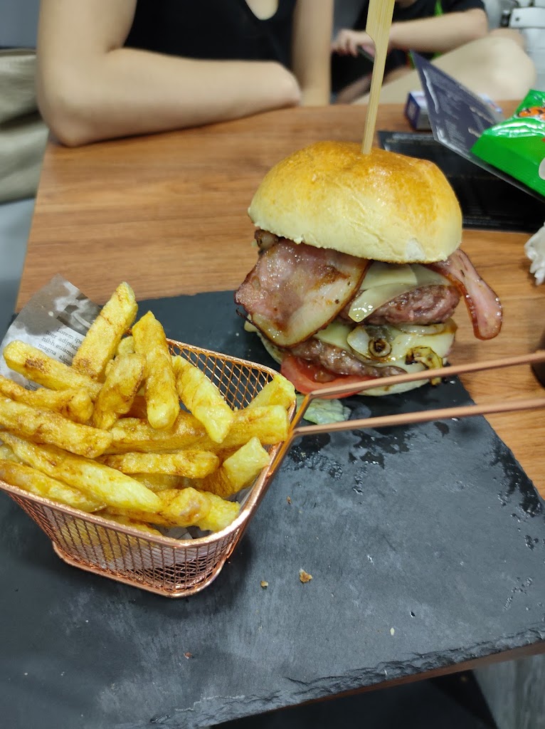 El Escondite cafe bar — Papas fritas