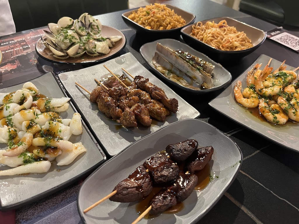 Restaurante Japones KAKKOI — Comida y bebida