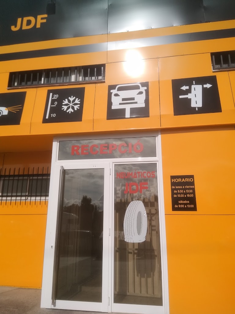 Neumaticos JDF — Interior