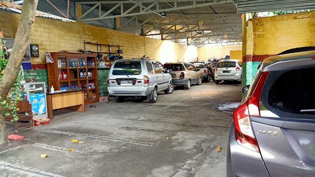 Bengkel mobil Blitar Lestari jaya motor