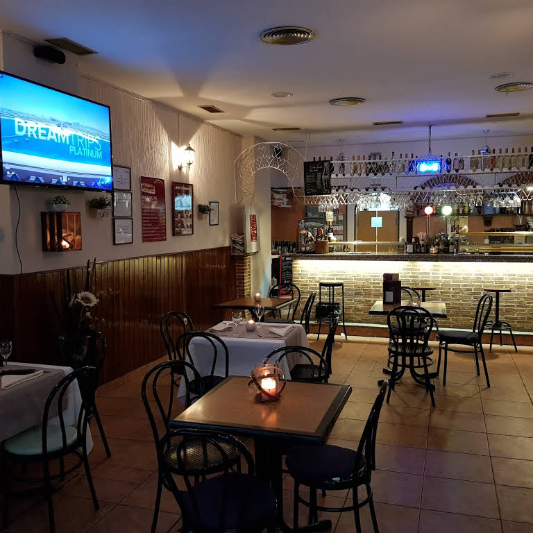Meson Los Arcos — Ambiente