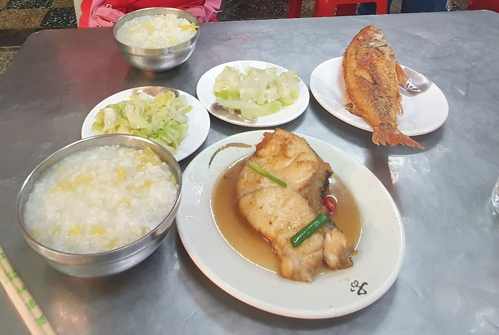 基明飯桌仔－飯桌仔鮮魚自助餐 的照片