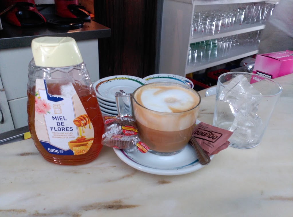 Cafe Copas Napoly — Comida y bebida