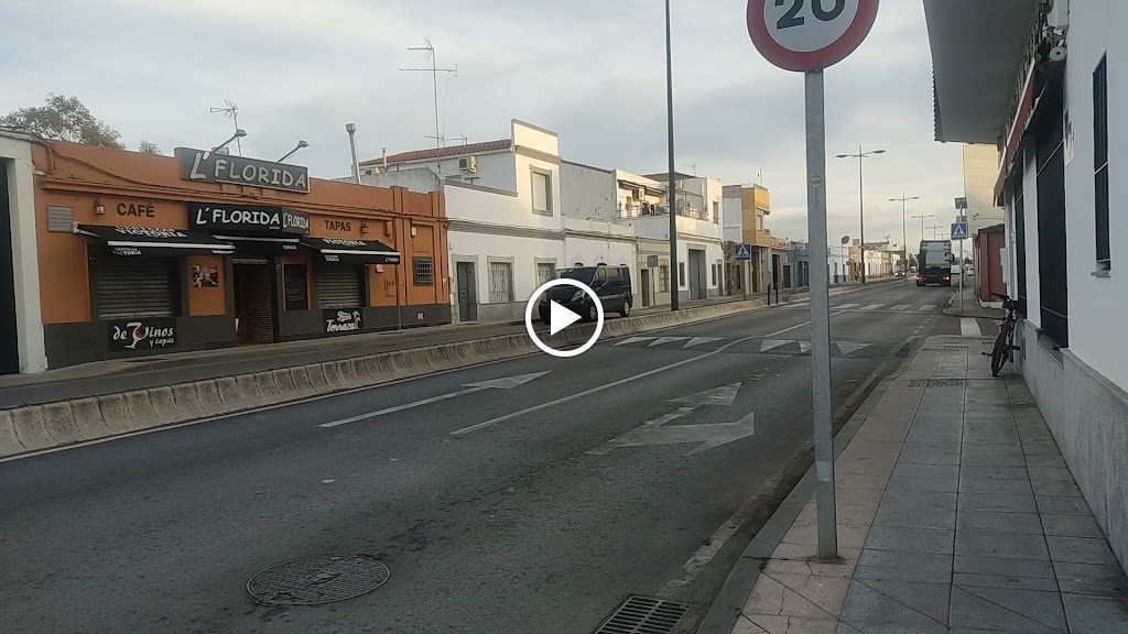 Low Cost Gasolinera — Videos