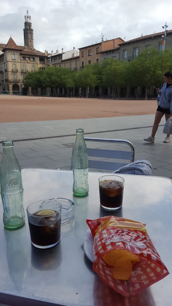 Restaurant Cafeteria Les Voltes — Comida y bebida