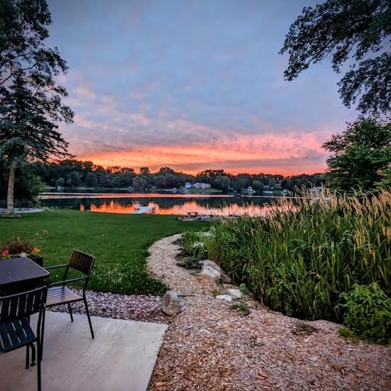  Waller's on the Lake