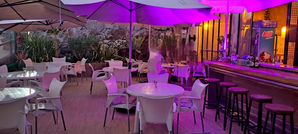 The Cave Bar Monsenor — Del propietario