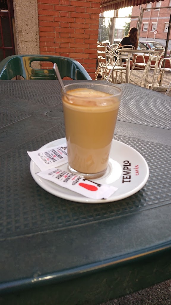 Bar notario — Comida y bebida