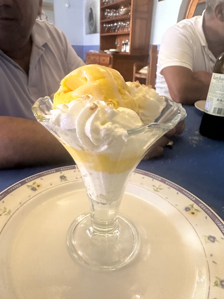 Restaurante Los Esteros — Comida y bebida