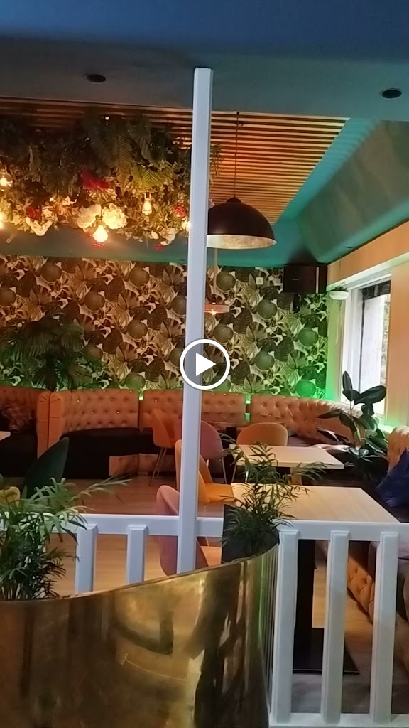 Manali Indian Cuisine — Ambiente